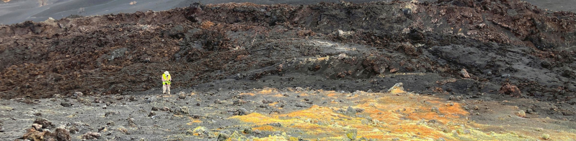 Vista de les mineralitzacions del volca Tajogaite( La Palma, illes Canàries) Foto: MCampeny/MCNB