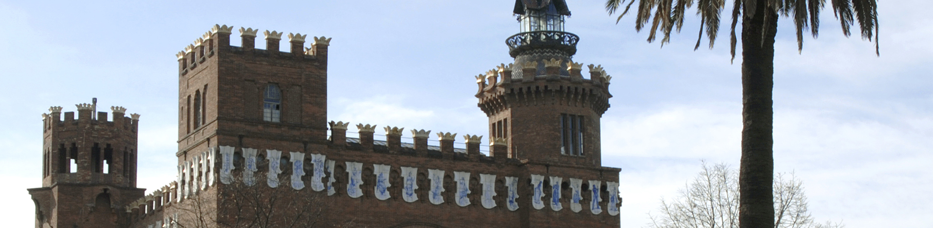 Façana de l'edifici del Castell dels Tres Dragons. Foto d'Oriol Sardà/museuciencies